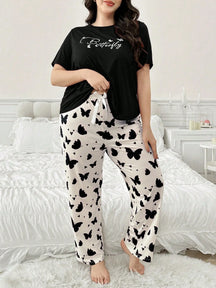 Conjunto de Pijama Plus Size com Estampa de Borboleta e Letra de Manga Curta para Mulheres