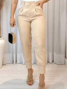 Calça Alfaiataria Cenoura Com Prega Carolina Bege / P