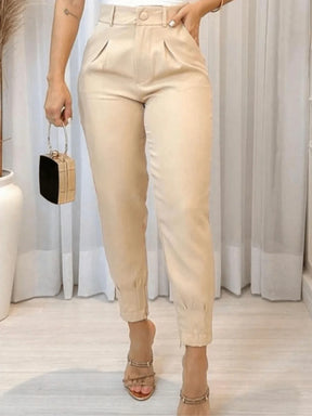 Calça Alfaiataria Cenoura Com Prega Carolina Bege / P