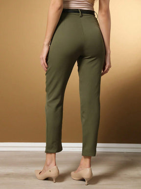 Calça Alfaiataria Com Prega Skinny Larissa