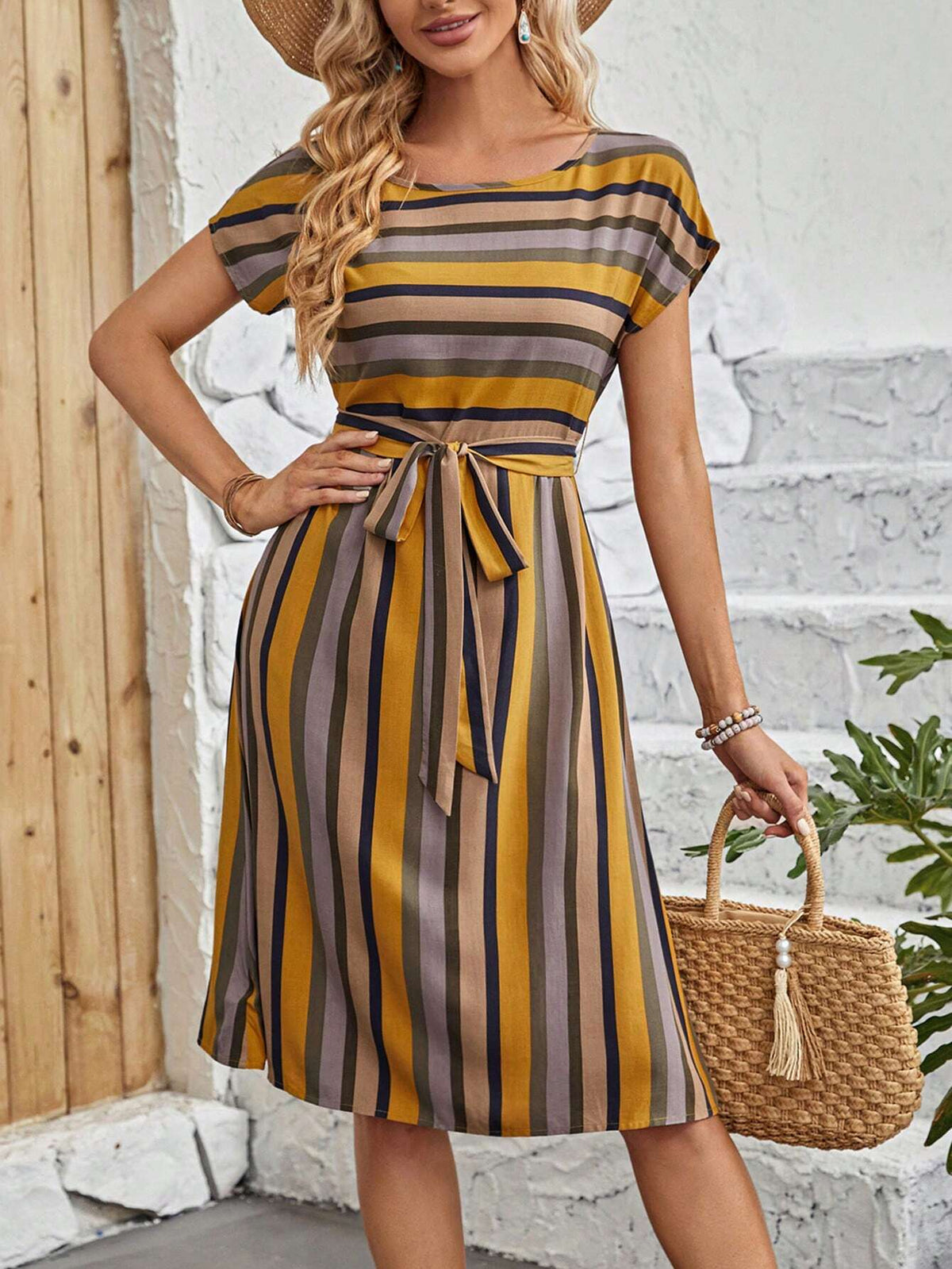 Vestido com Cinto Listrado Norah