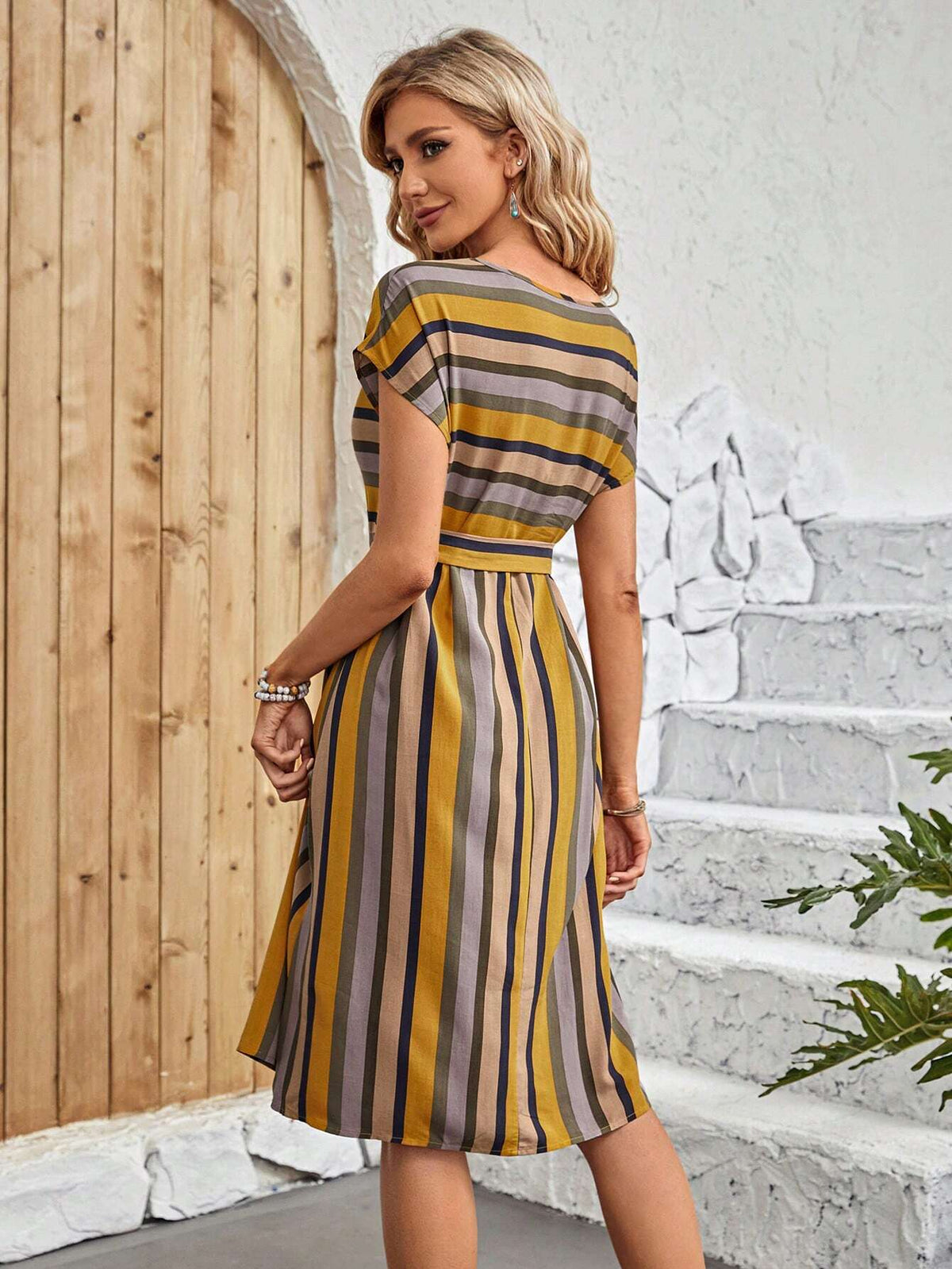 Vestido com Cinto Listrado Norah