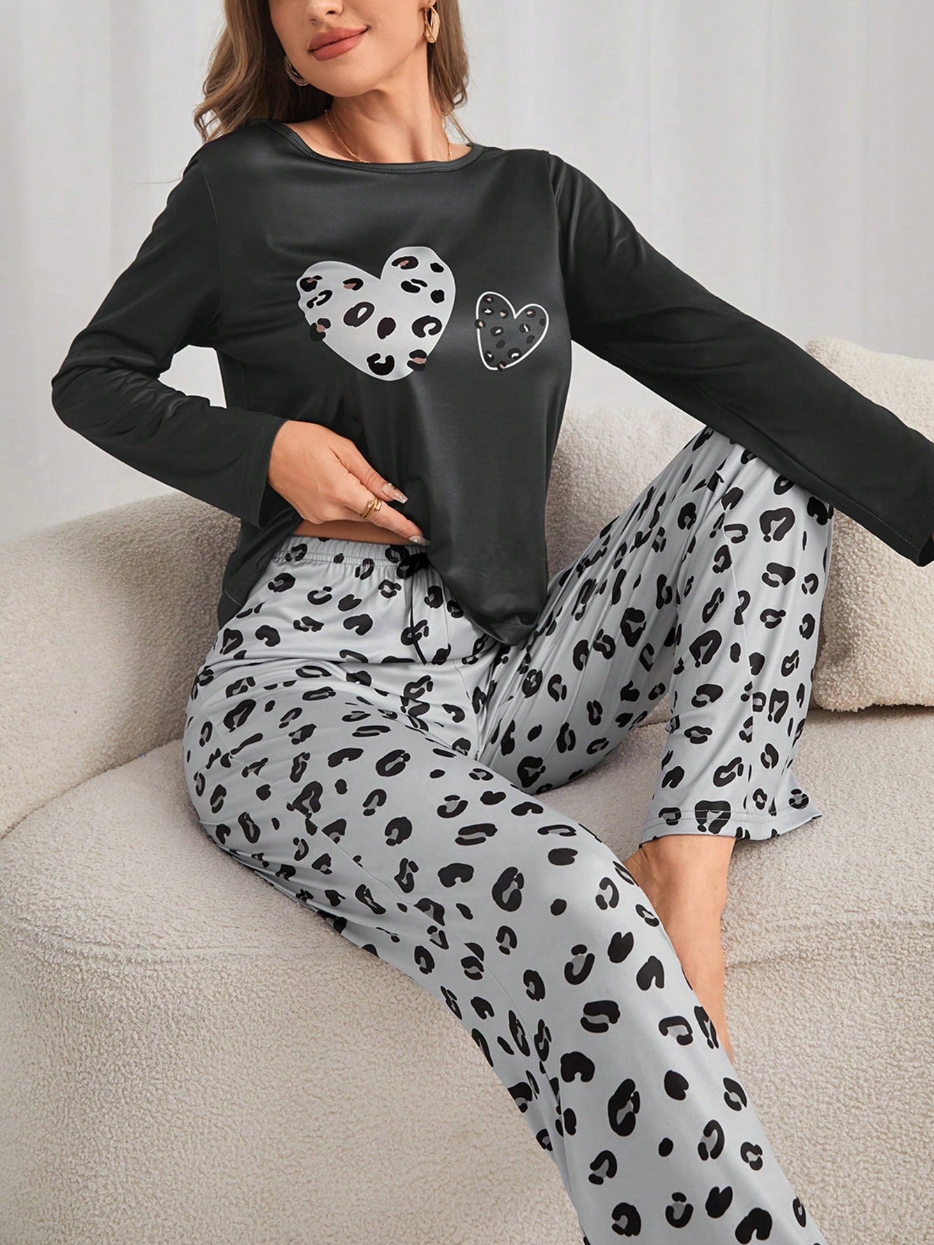 Pijama Longo Corações Pintados Amely