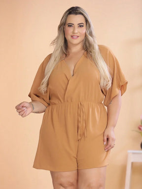 Macaquinho Gola V Profunda Com Manga Morcego Plus Size Tainara