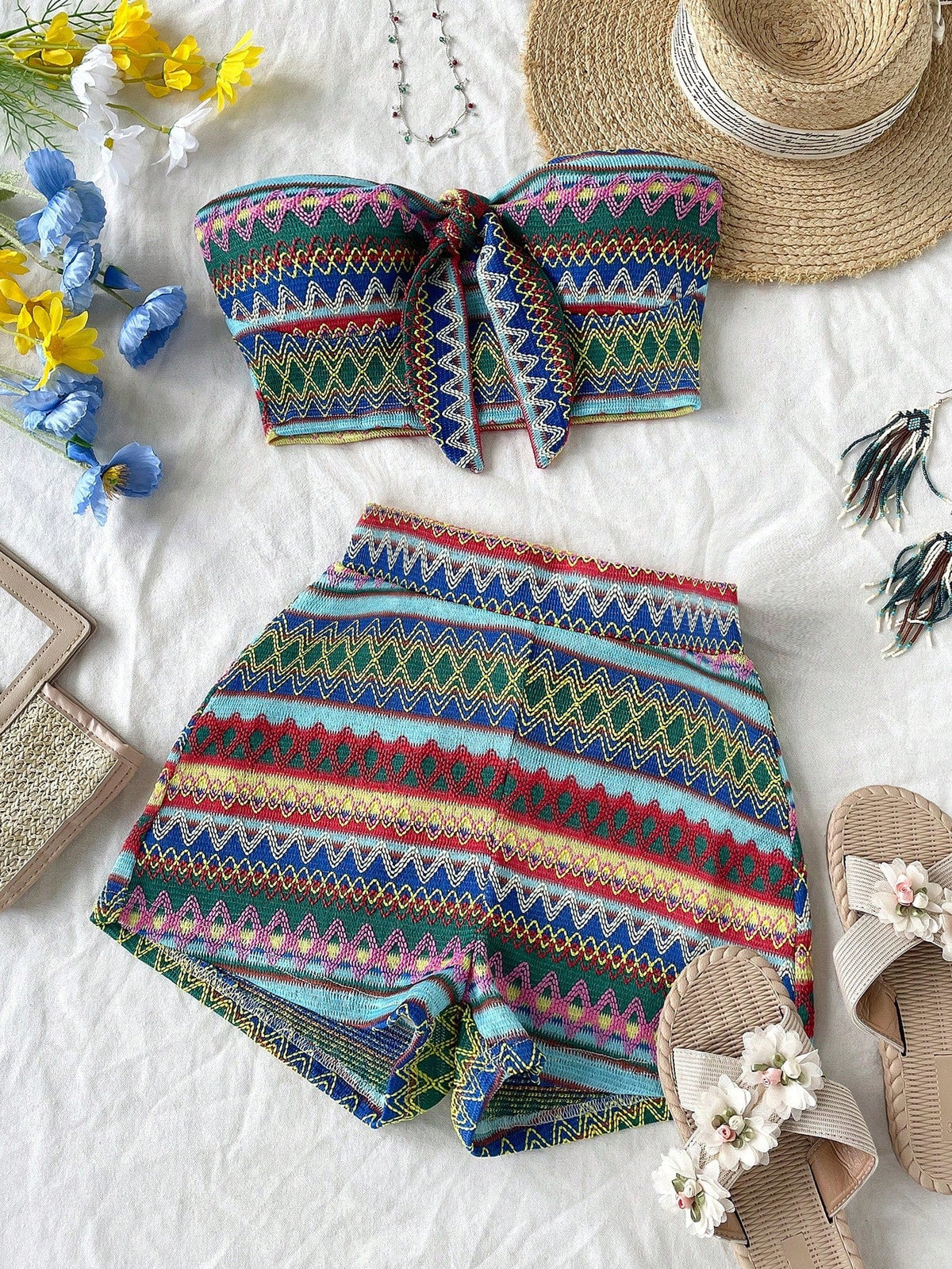 Conjunto Casual 2 Peças - Top Bandeau e Shorts Cintura Alta