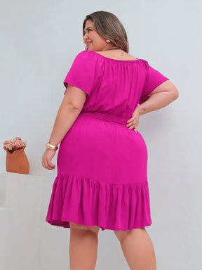 Vestido Curto Acinturado Manga Ombro Á Plus Size Paula